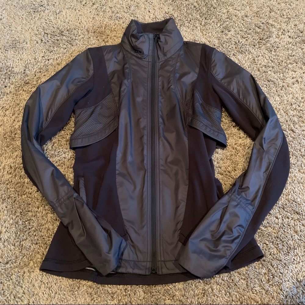 Lululemon Run Jacket Size 4 - image 1